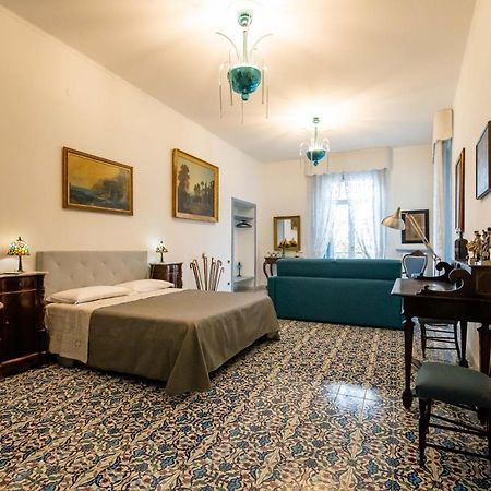 D'Angleterre Guest House Salerno Esterno foto