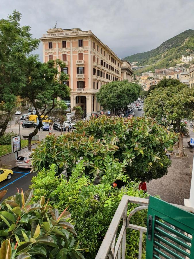 D'Angleterre Guest House Salerno Esterno foto