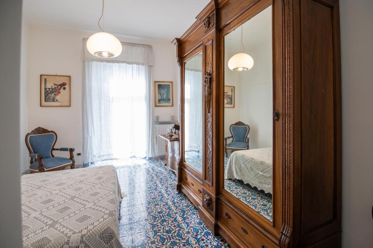 D'Angleterre Guest House Salerno Esterno foto