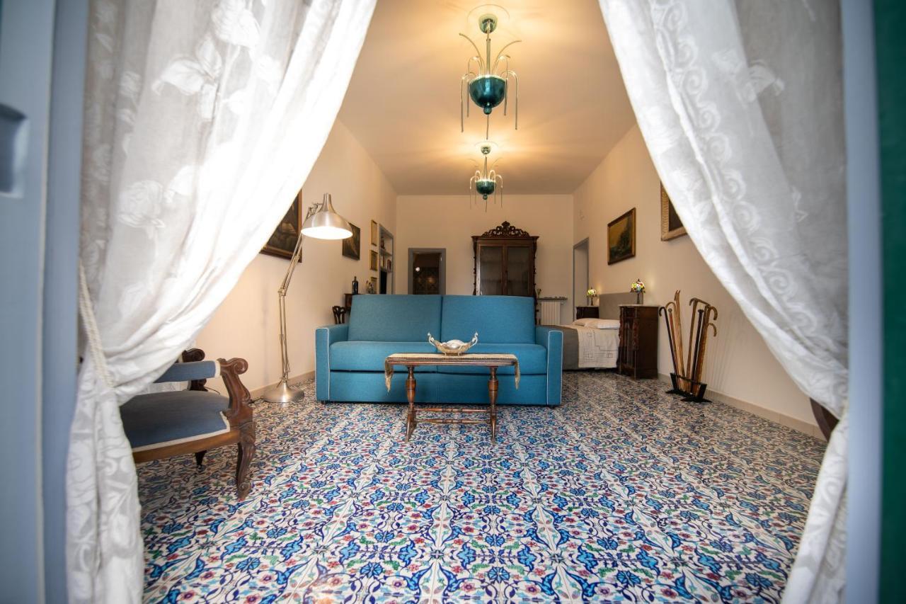 D'Angleterre Guest House Salerno Esterno foto