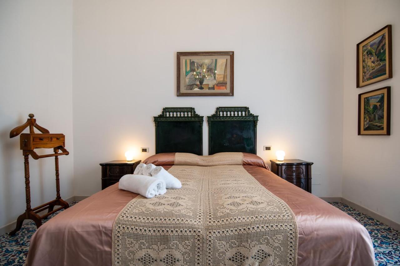 D'Angleterre Guest House Salerno Esterno foto