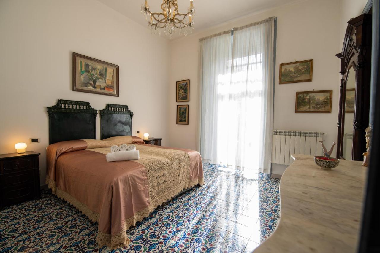 D'Angleterre Guest House Salerno Esterno foto