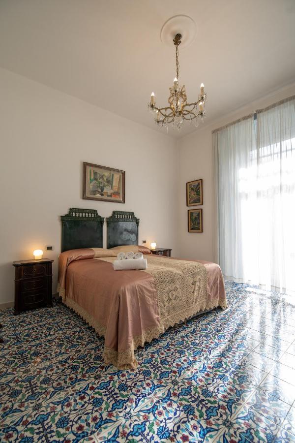D'Angleterre Guest House Salerno Esterno foto