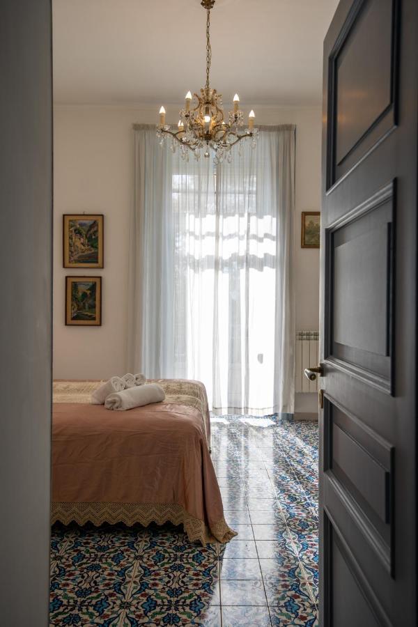 D'Angleterre Guest House Salerno Esterno foto